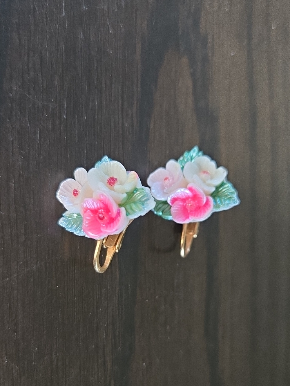 Vintage Floral Pink, White And Green Poreclain Clip-On Earrings